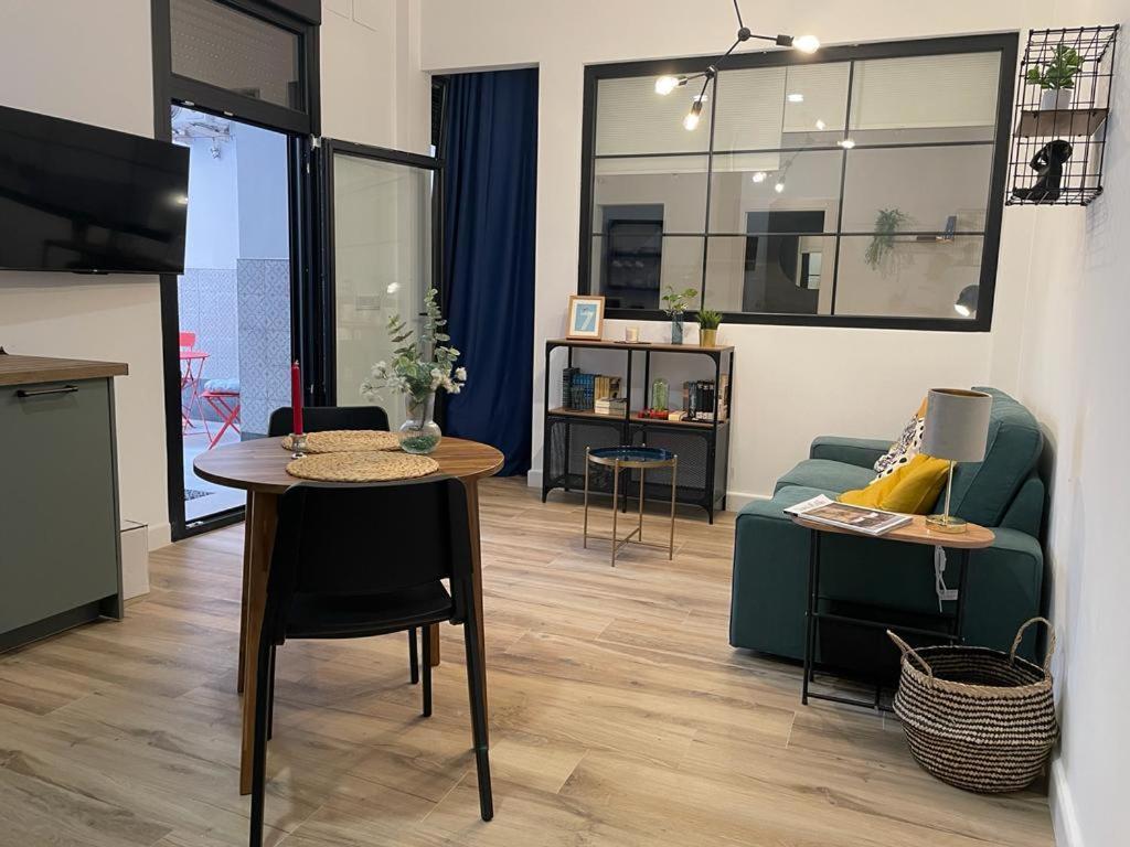 Apartamentos Sol Y Luna La Línea de la Concepción Eksteriør bilde